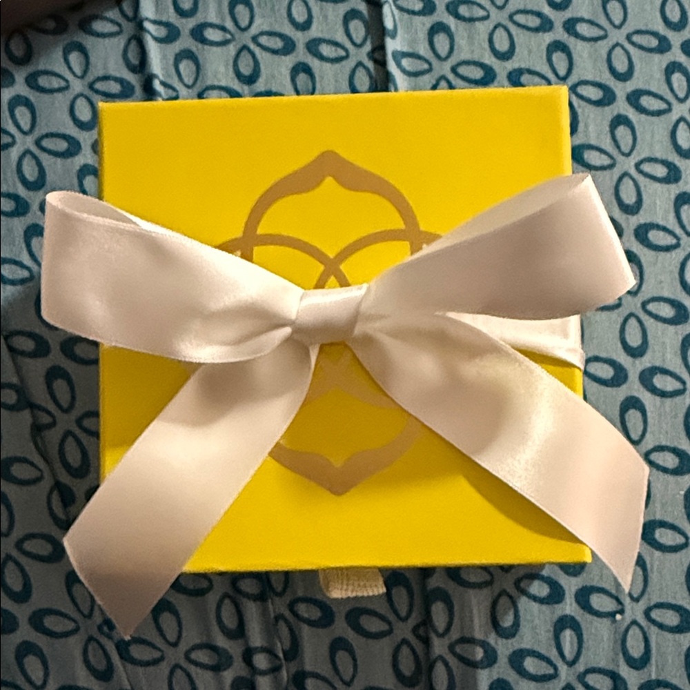 Kendra Scott Yellow Box with White Ribbon